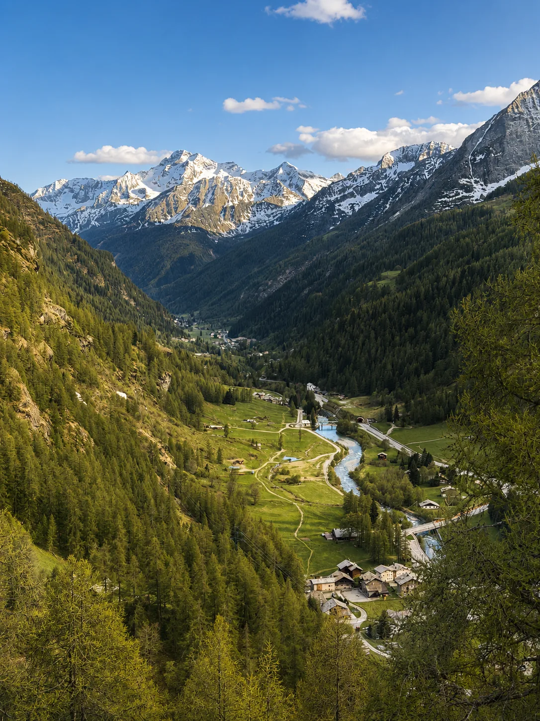 Paesaggio di alta montagna sopra Gressoney e Monte Rosa